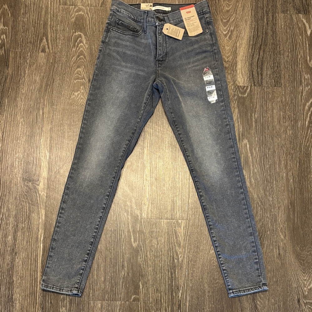 Levi's Women's Skinny Jeans in Washed Blue